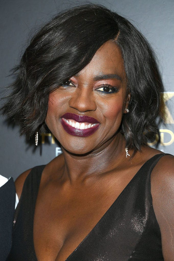Chin Length Wavy Bob With Subtle Highlights — Classy Haircuts for Round Face