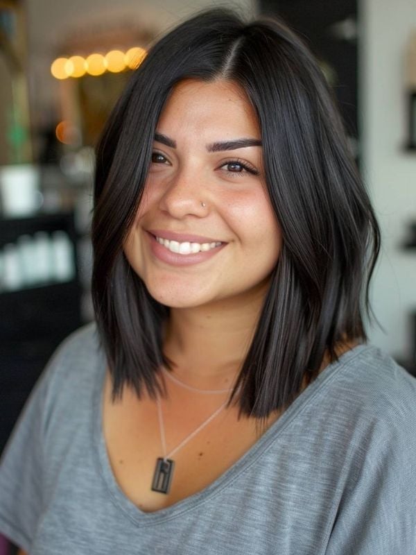Shoulder Length Blunt Lob — Classy Haircuts for Round Face