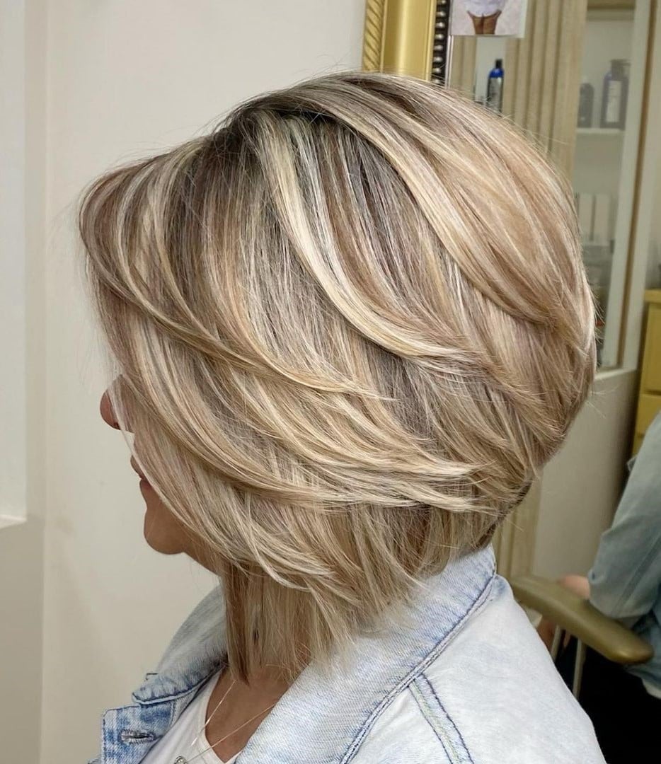 Chin Length Bob With Layers and Highlights, подбородок — Classy Haircuts for Women over 50