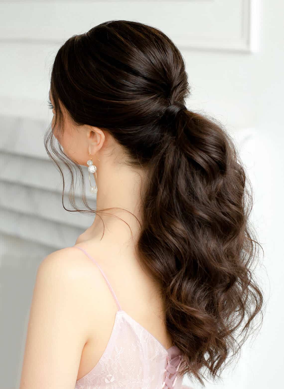 High Ponytail With Loose Waves, Mid-Back — Classy Hairstyles Pictures