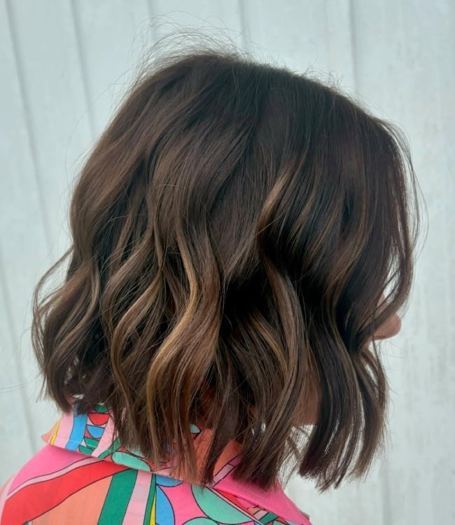 Collarbone Bob With Subtle Caramel Highlights — Classy Highlights on Brown Hair
