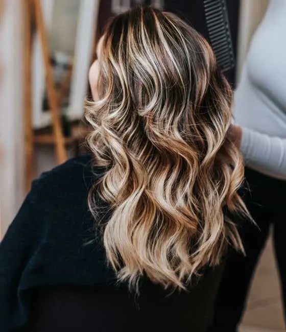 Collarbone Layered Cut With Contrasting Blonde — Classy Highlights on Brown Hair