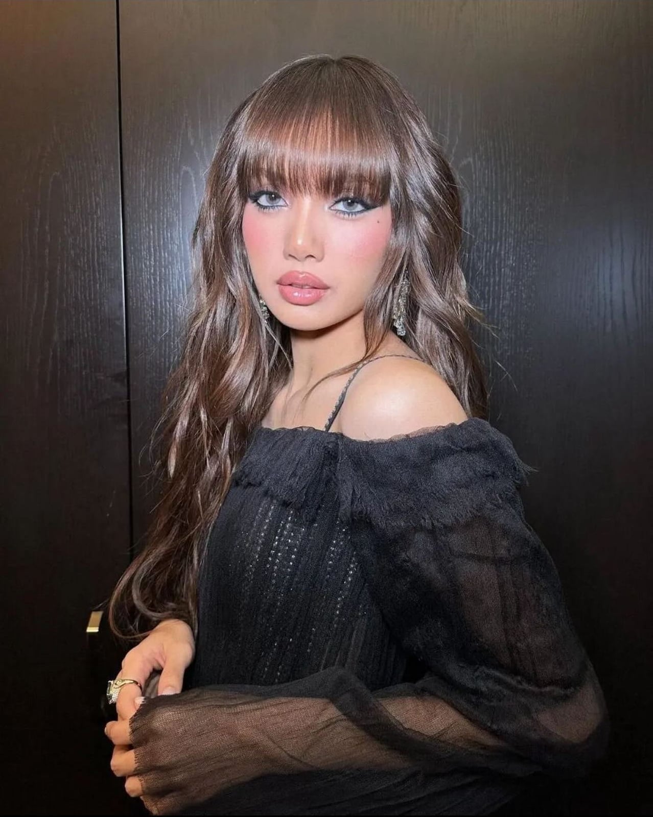 Shoulder Length Waves With Ash Tone — Classy Highlights on Dark Brown