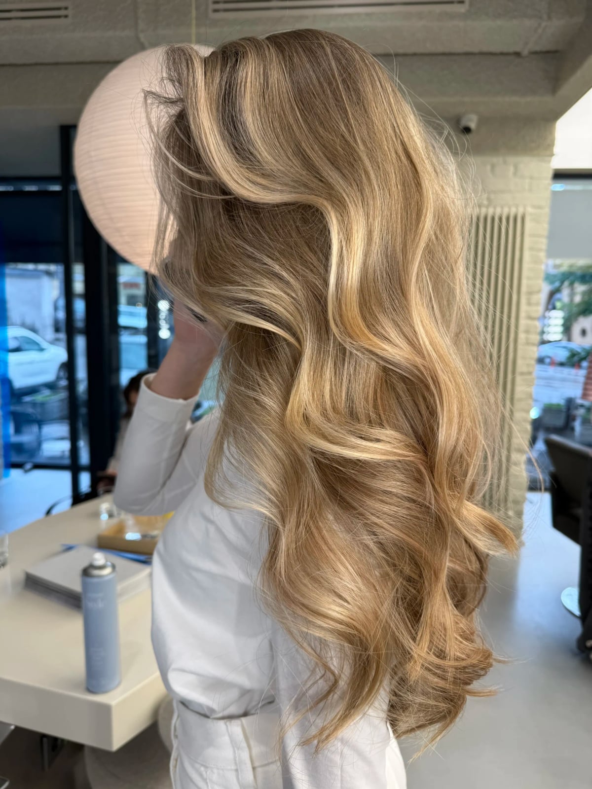 Mid-Back Honey Blonde With Lighter Highlights Back View, Layers Mid-Back Honey Blonde With Lighter Highlights Back View, Layers — Classy Honey Blonde Highlights