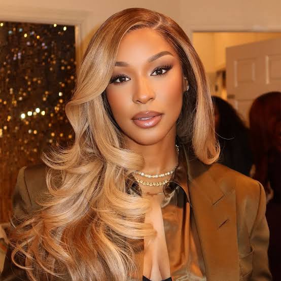 Mid-Back Honey Blonde With Vibrant Highlights Mid-Back Honey Blonde With Vibrant Highlights — Classy Honey Blonde Highlights