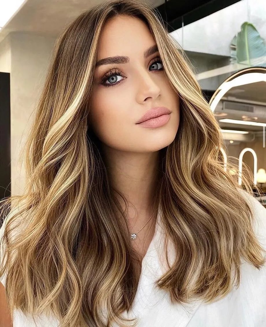 Light Brown Hair With Honey Highlights — Classy Honey Brown Highlights