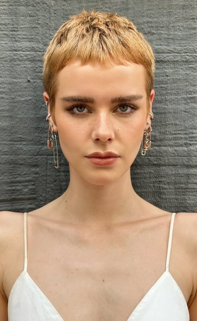 Mid-Back Honey Blonde With Curtain Bangs, Office-Safe Version — Classy Honey Hair
