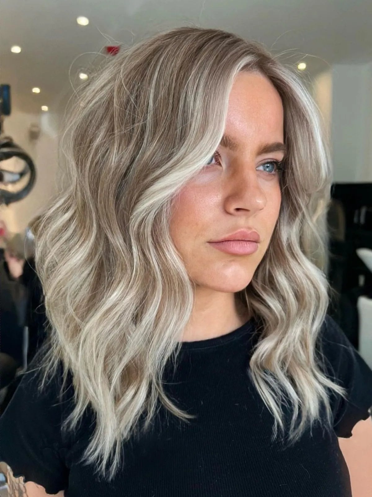 Collarbone Lob Ash Base With Highlights — Classy Icy Blonde Hair