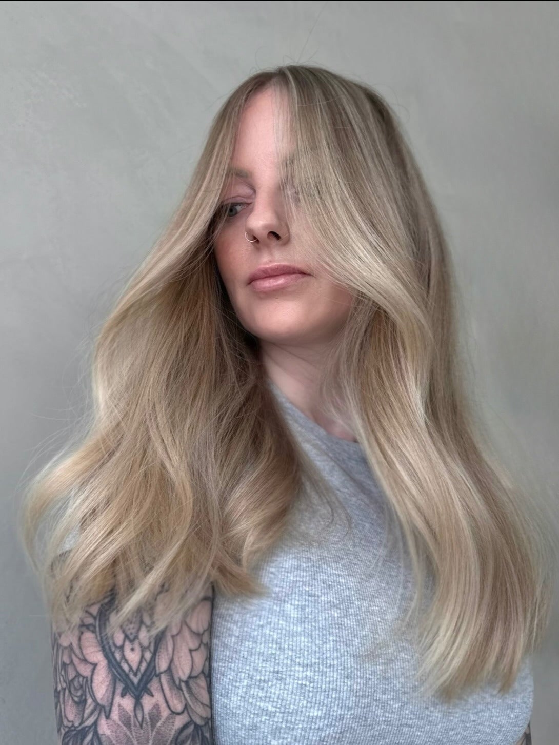 Collarbone Lob Platinum With Icy Tones — Classy Icy Blonde Hair