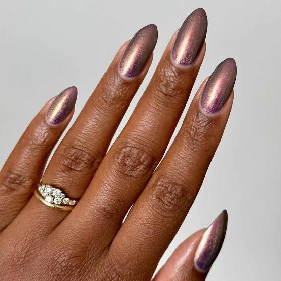 Bronze Pink Gold Shift Shimmer Almond Nails Bronze Pink Gold Shift Shimmer Almond Nails — Classy Iridescent Nails