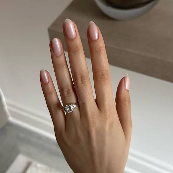 Milky Pink Shimmer Natural Nails Milky Pink Shimmer Natural Nails — Classy Iridescent Nails