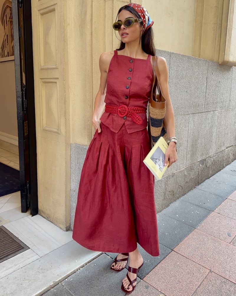 Red Linen Sleeveless Vest and Wide-Leg Trousers with Scarf Red Linen Sleeveless Vest and Wide-Leg Trousers with Scarf — Classy Italian Style