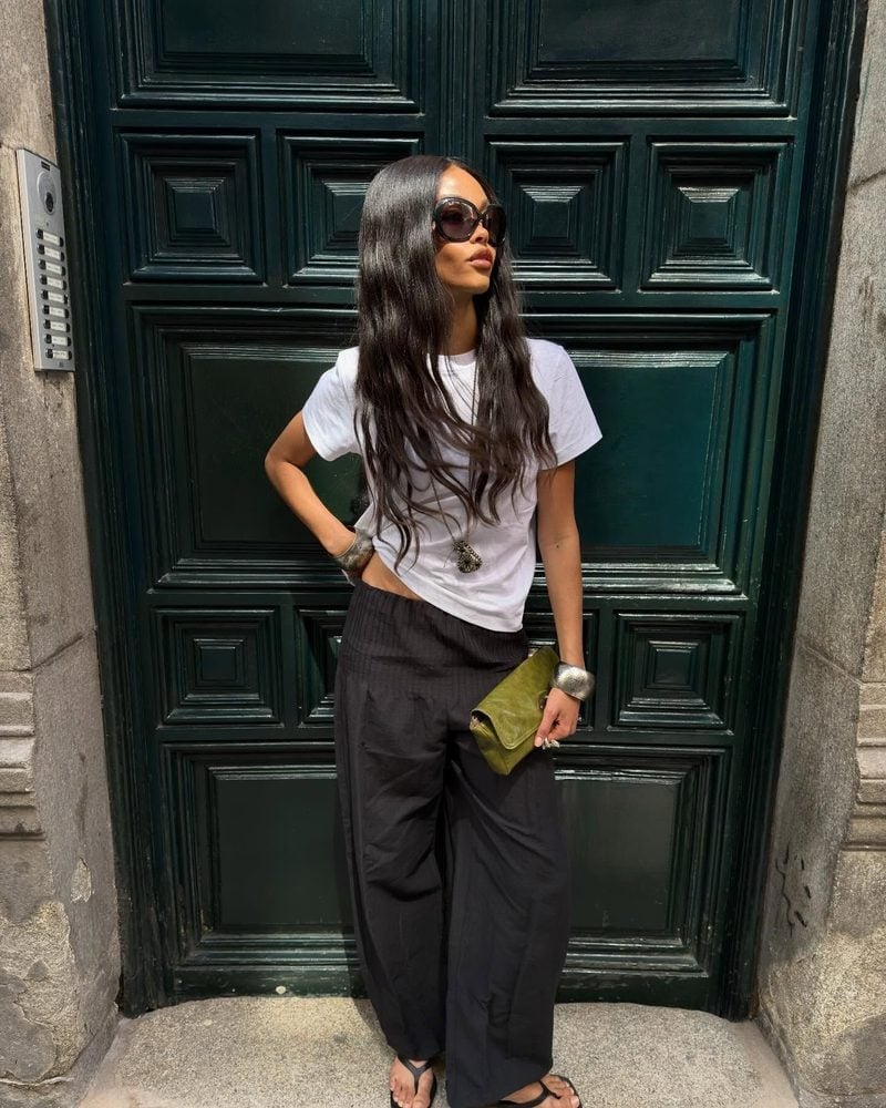 White T-Shirt with Black Relaxed Fit Linen Blend Trousers White T-Shirt with Black Relaxed Fit Linen Blend Trousers — Classy Italian Style