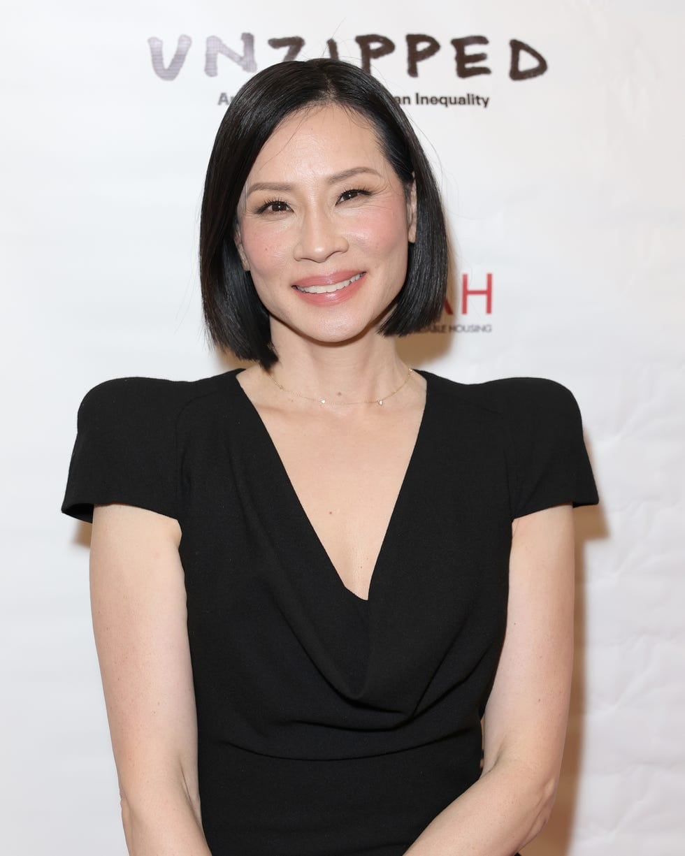 Sleek Black Chin Length Bob — Classy Japan Hairstyles