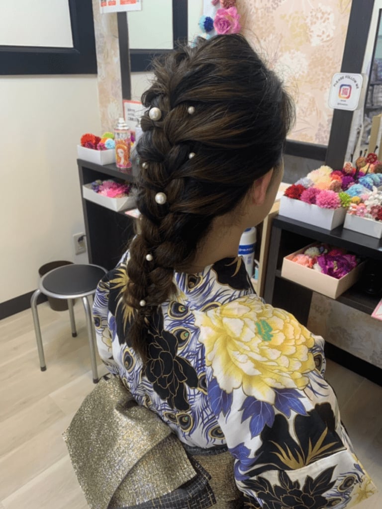 Dark Brown Voluminous Layered Bob, Close-Up Take — Classy Japan Hairstyles