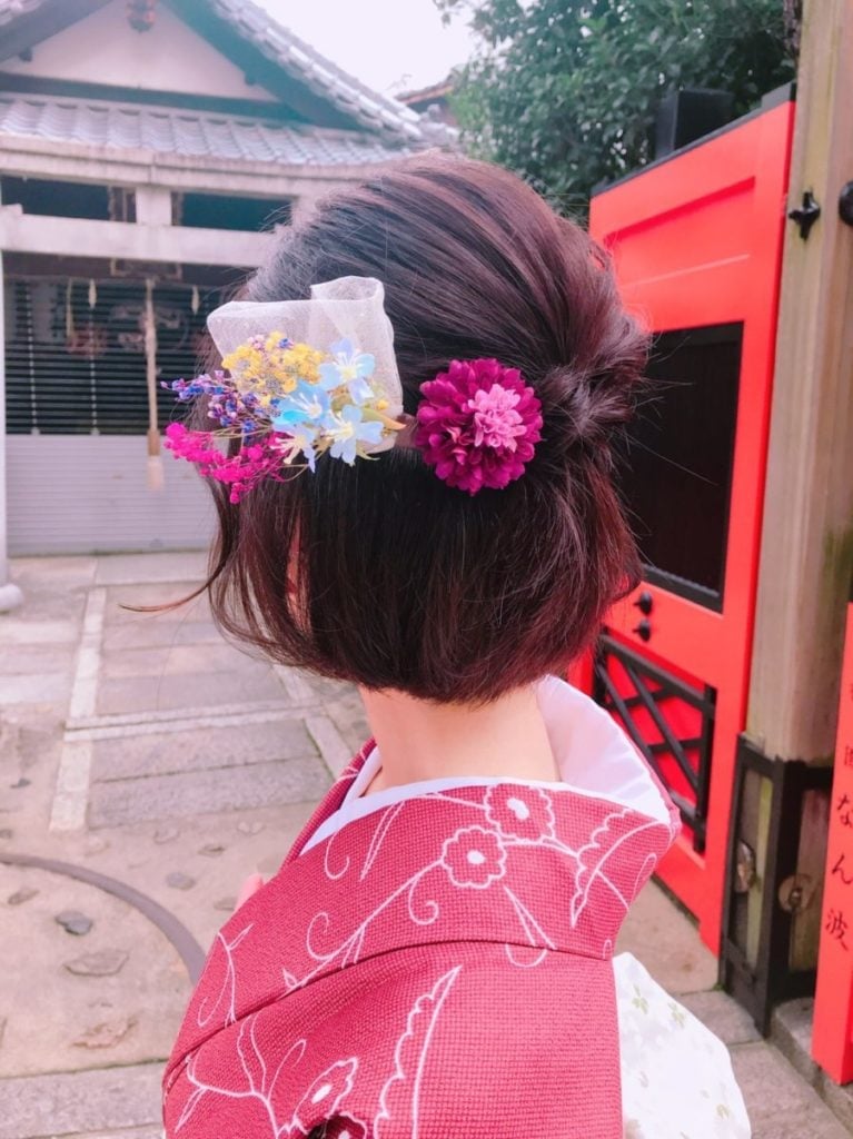 Twisted Updo With Light Brown Waves And Flowers — Classy Japan Hairstyles