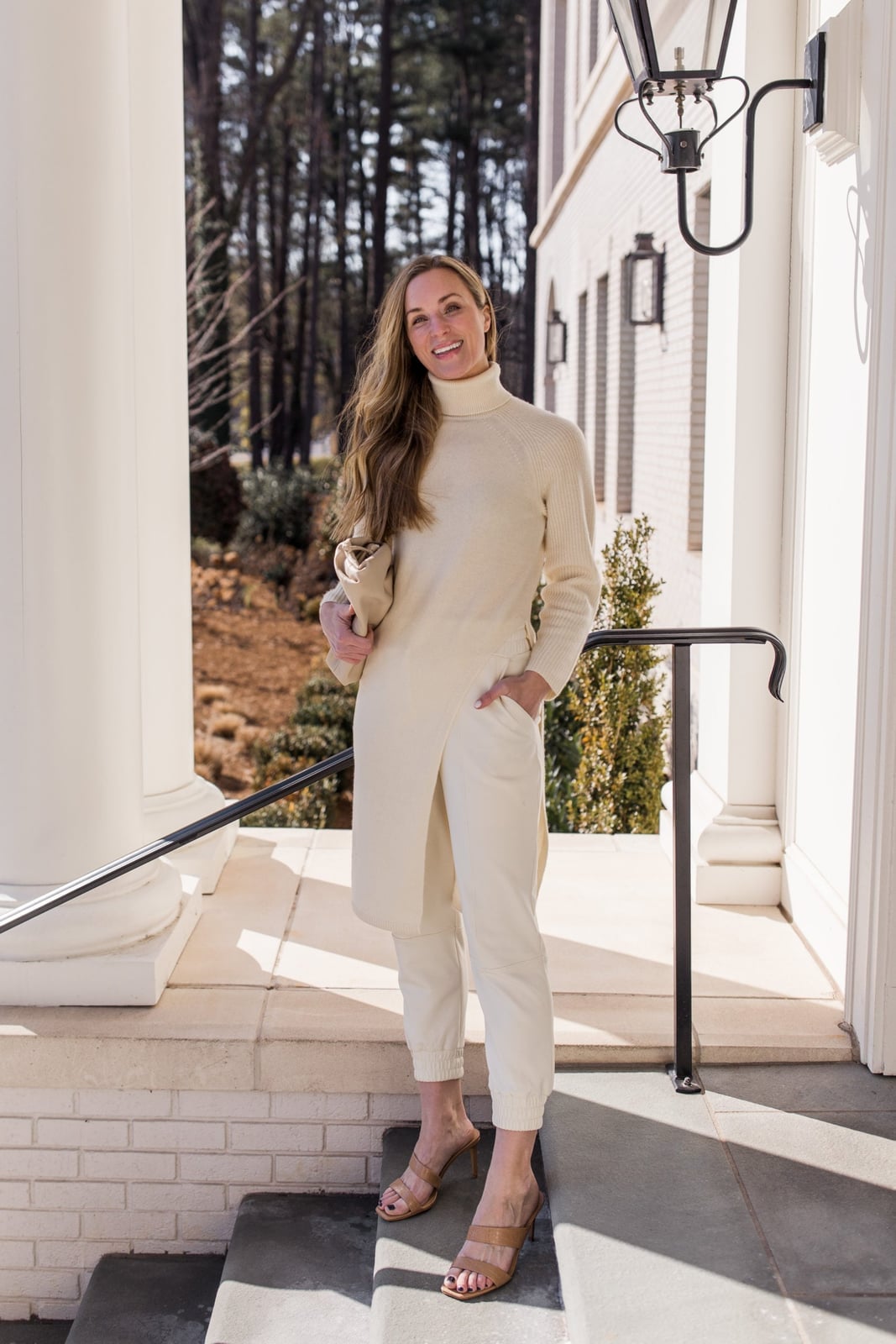 Cream Joggers With Ribbed Asymmetrical Tunic — Classy Joggers Outfits