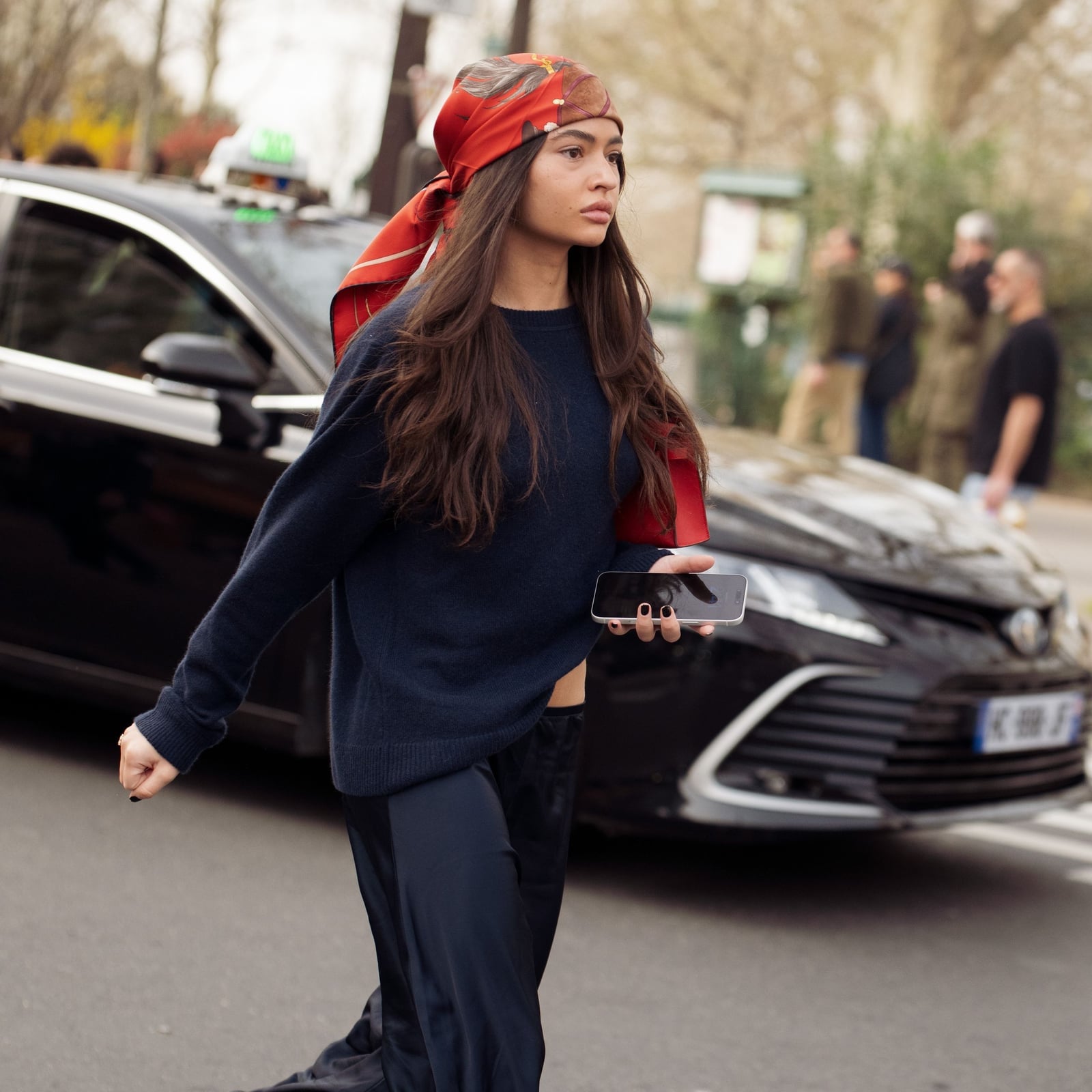 Relaxed Fit Joggers With Red Patterned Headscarf — Classy Joggers Outfits