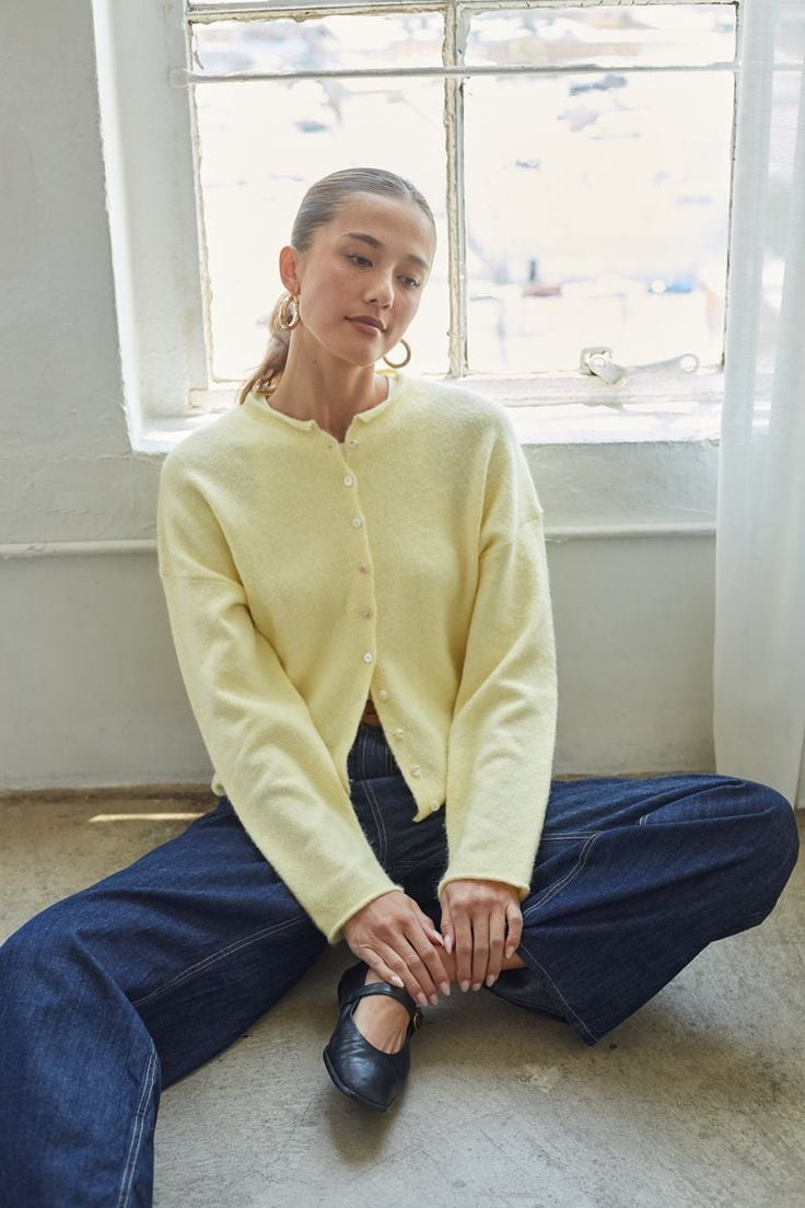 Light Yellow Knit Cardigan Over Dark Blue Top Light Yellow Knit Cardigan Over Dark Blue Top — Classy Knit Outfits