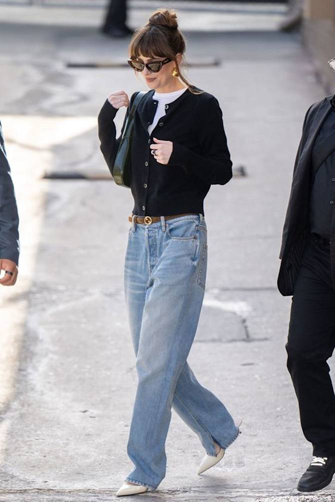 Black Knit Cardigan Over White Tee With Wide-Leg Jeans Black Knit Cardigan Over White Tee With Wide-Leg Jeans — Classy Knit Outfits