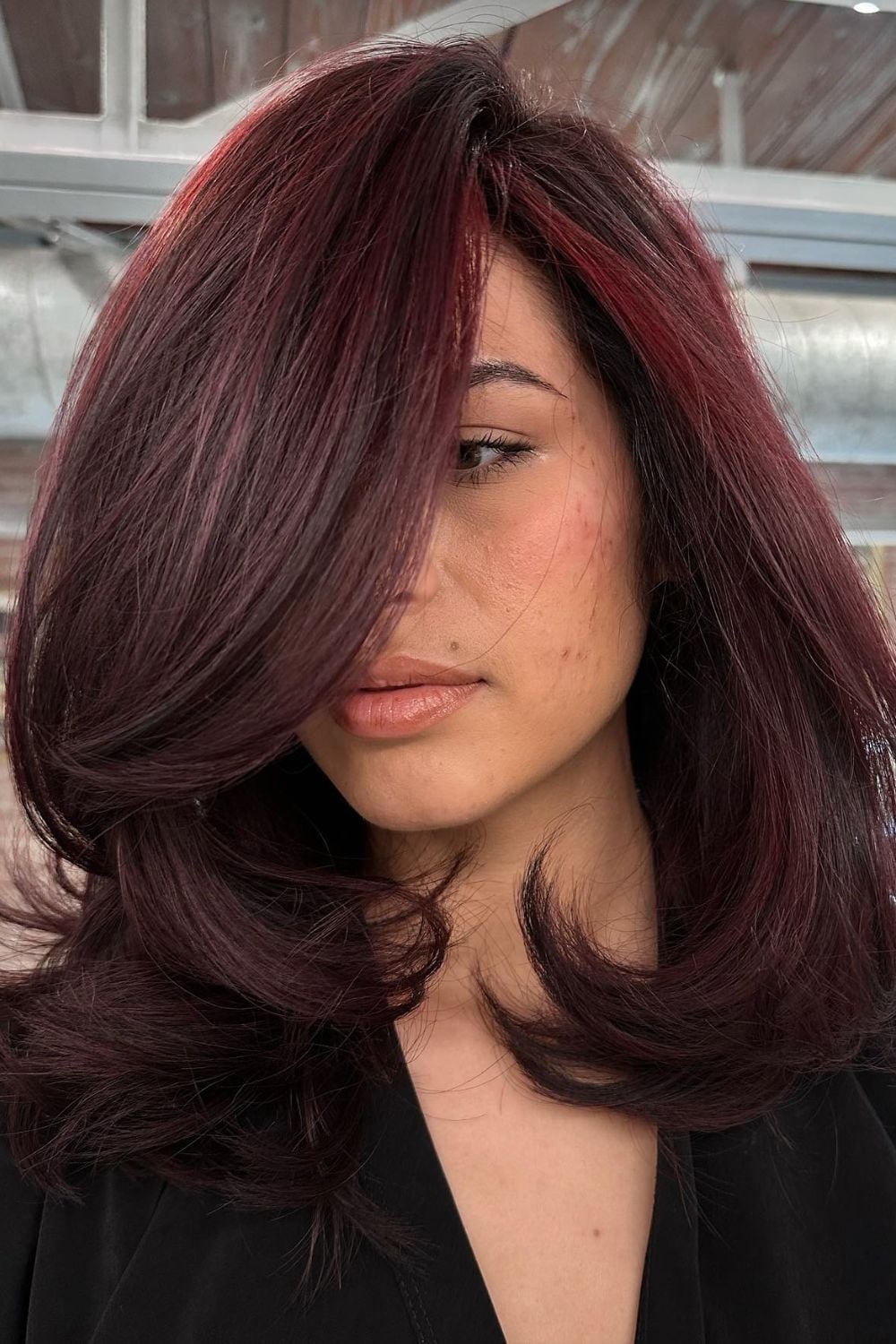 Collarbone Length Burgundy With Red Highlights — Classy Latina Hairstyles