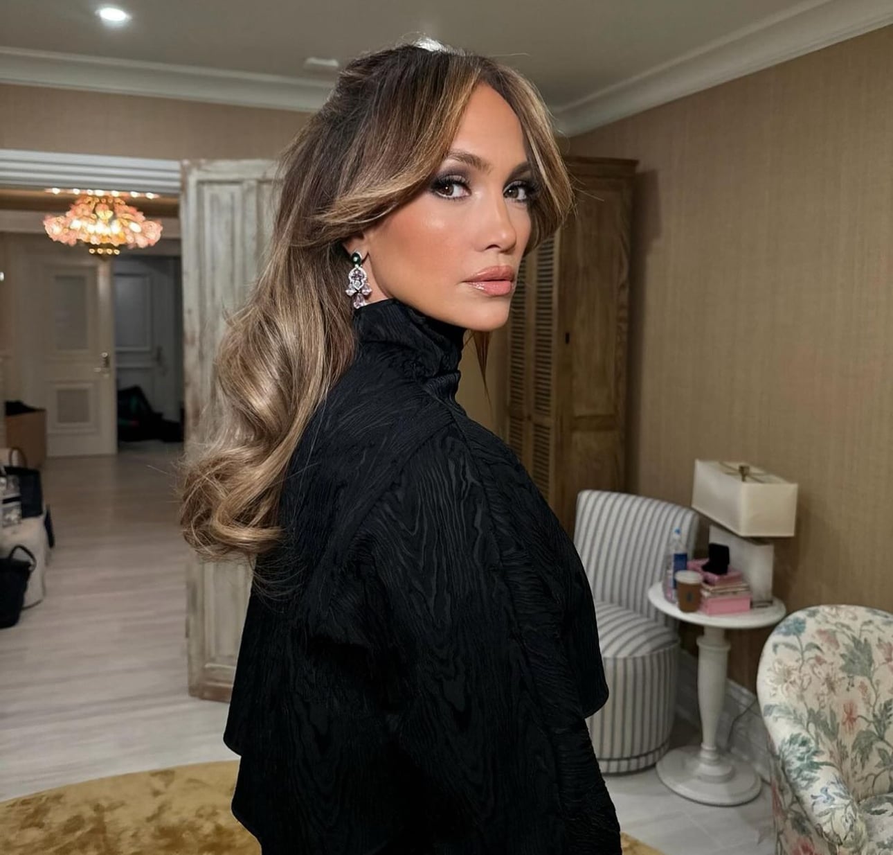Long Layered Brown Hair With Blonde Highlights — Classy Latina Hairstyles