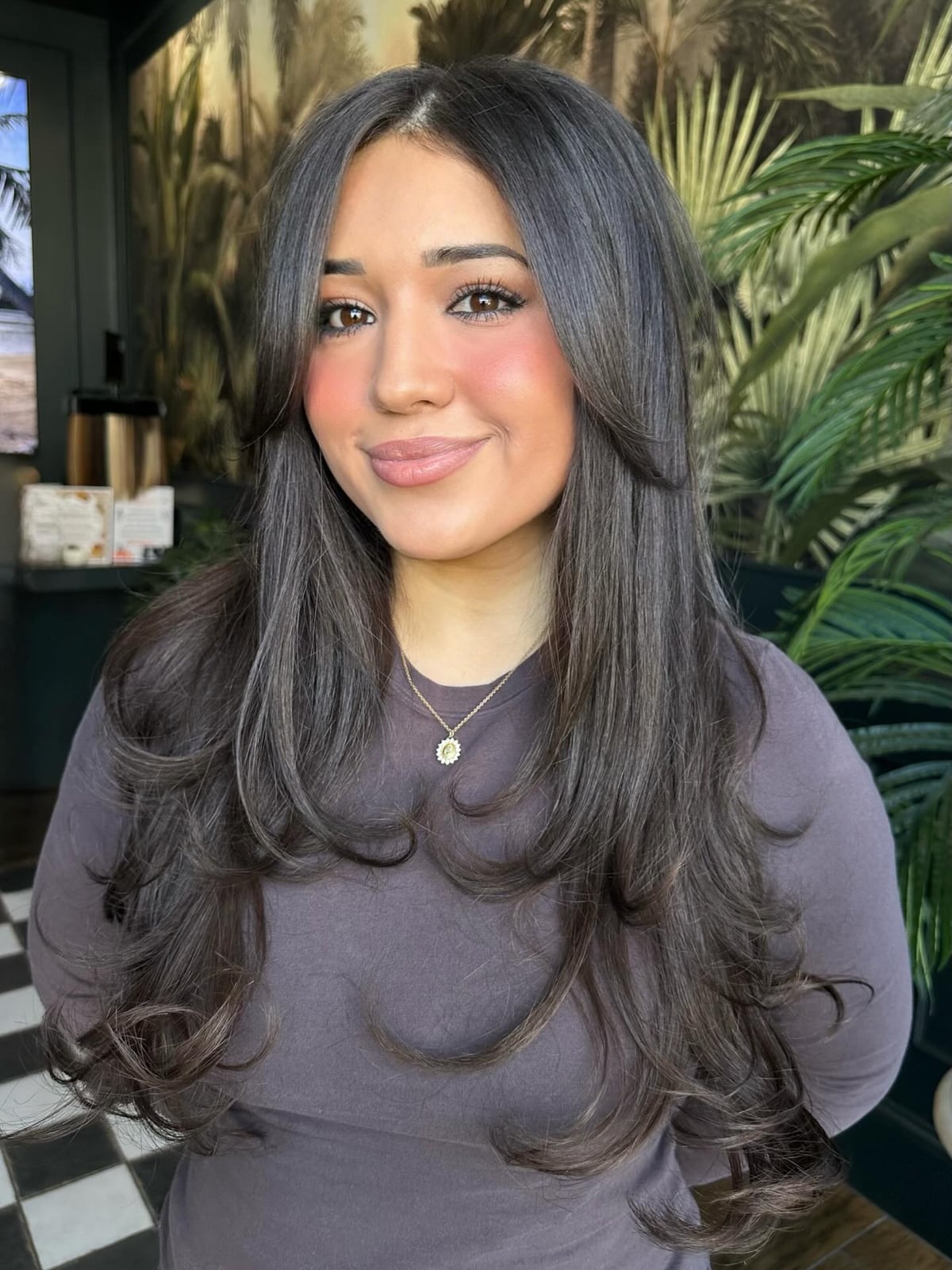Mid-Back Layers With Soft Waves — Classy Latina Hairstyles