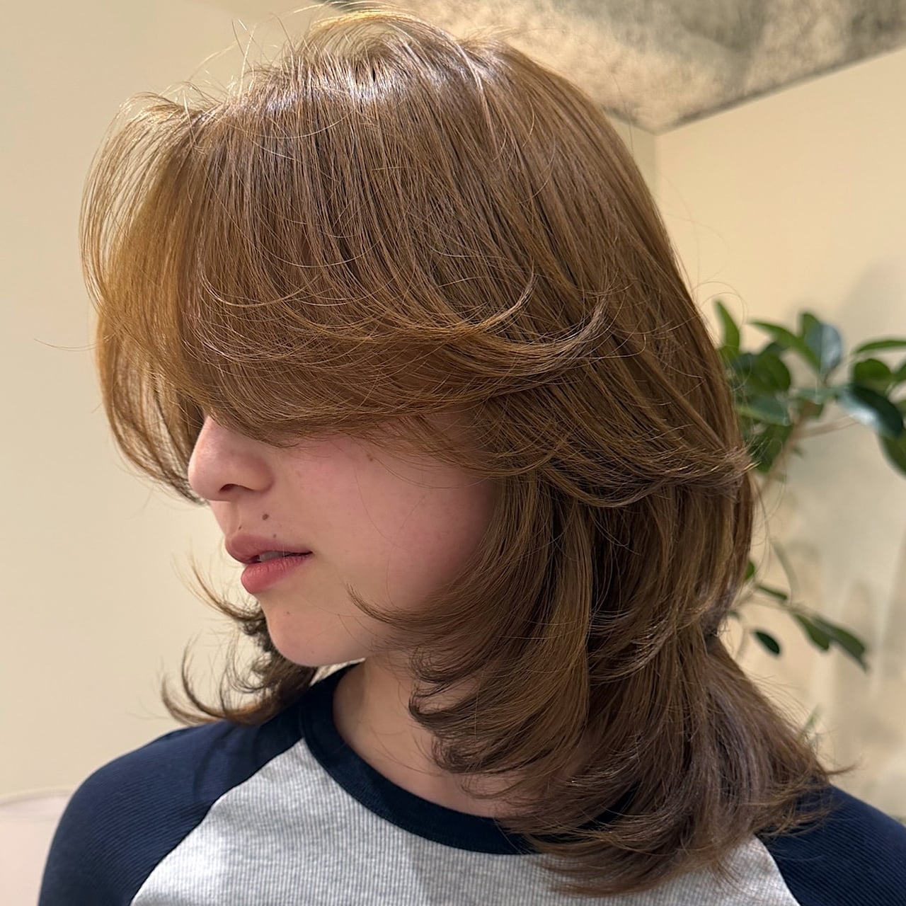 Collarbone Shag With Full Bangs Collarbone Shag With Full Bangs — Classy Layers Wig