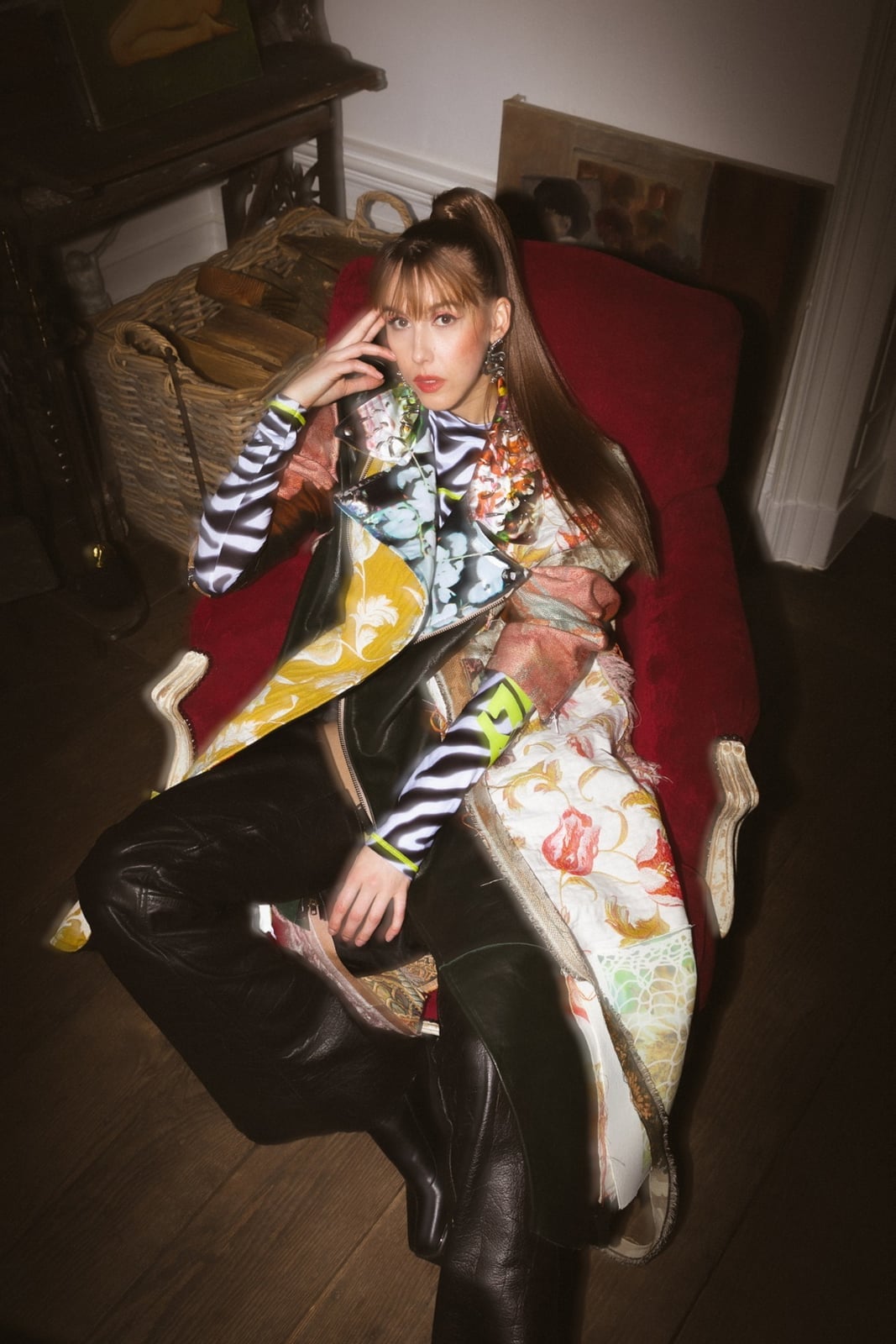 Black Leather Pants With Printed Top And Patterned Jacket — Classy Leather Pants Outfits