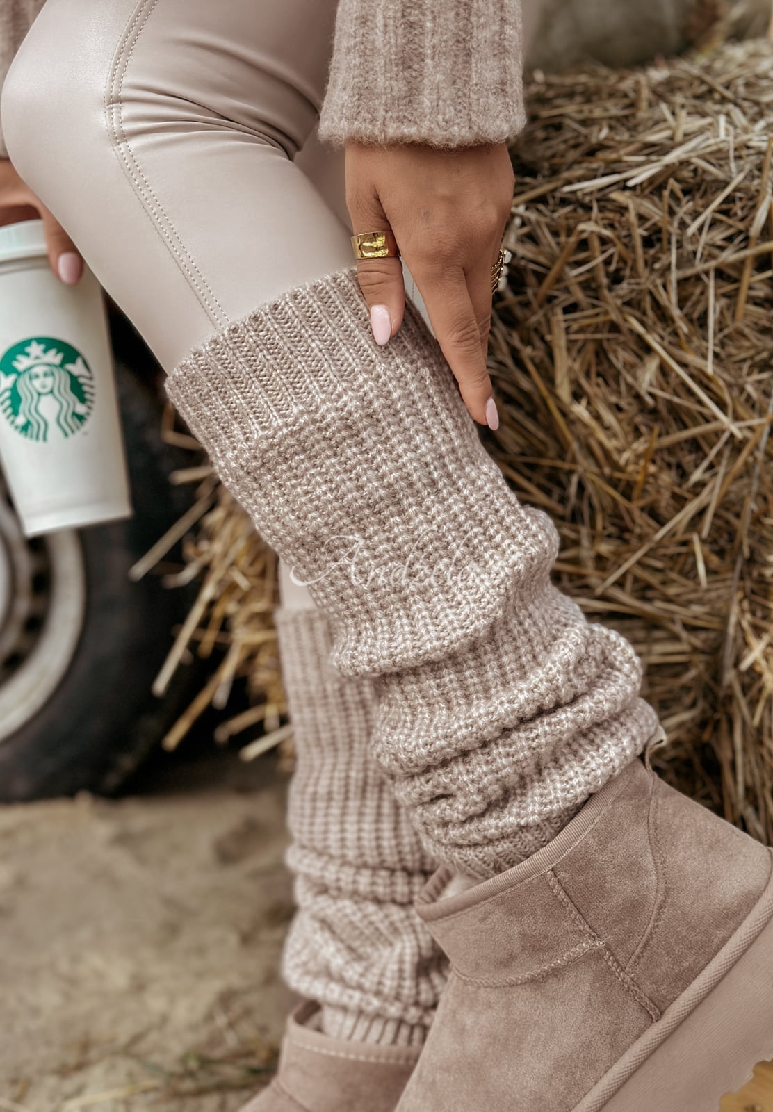 Textured Leg Warmers With Platform Boots Textured Leg Warmers With Platform Boots — Classy Leg Warmers Outfits