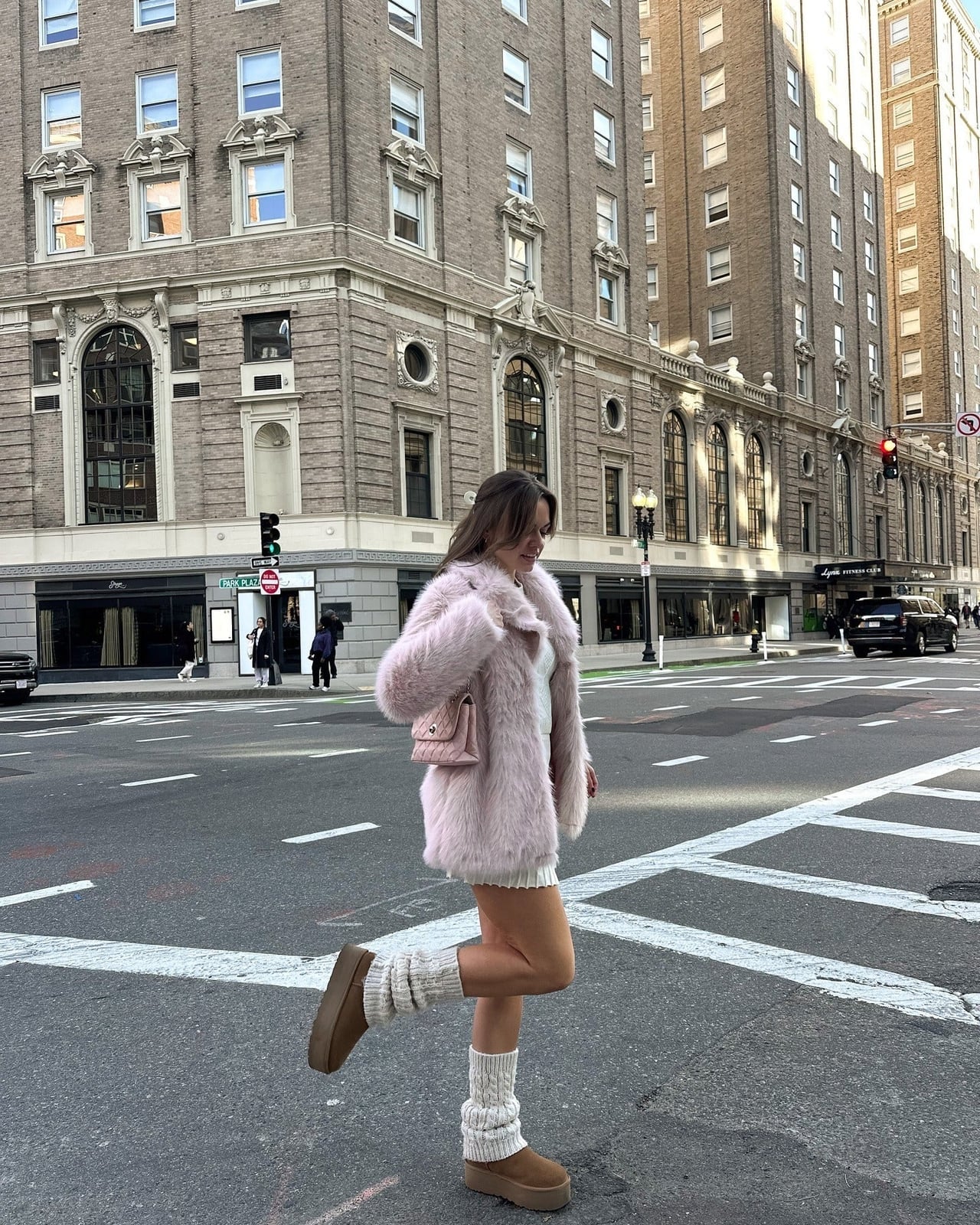 Knit Leg Warmers With Faux Fur Coat Knit Leg Warmers With Faux Fur Coat — Classy Leg Warmers Outfits