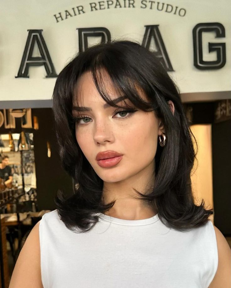 Shoulder Length Blunt Bob With Slight Layers Shoulder Length Blunt Bob With Slight Layers — Classy Length Hair