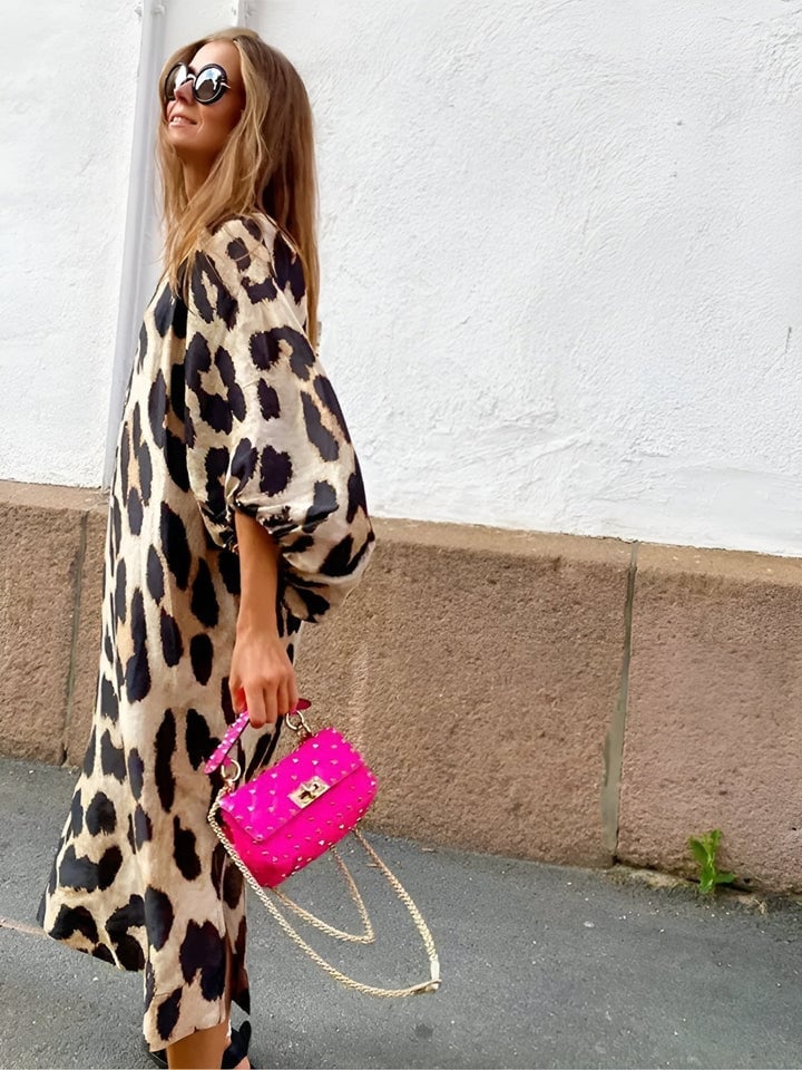 Oversized Leopard Dress with Voluminous Sleeves Oversized Leopard Dress with Voluminous Sleeves — Classy Leopard Outfits