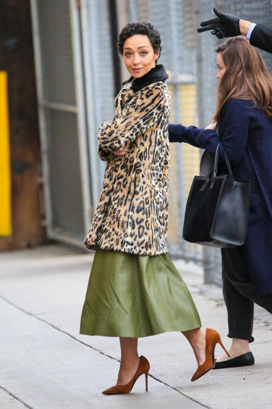 Leopard Coat Over Olive Skirt Leopard Coat Over Olive Skirt — Classy Leopard Outfits