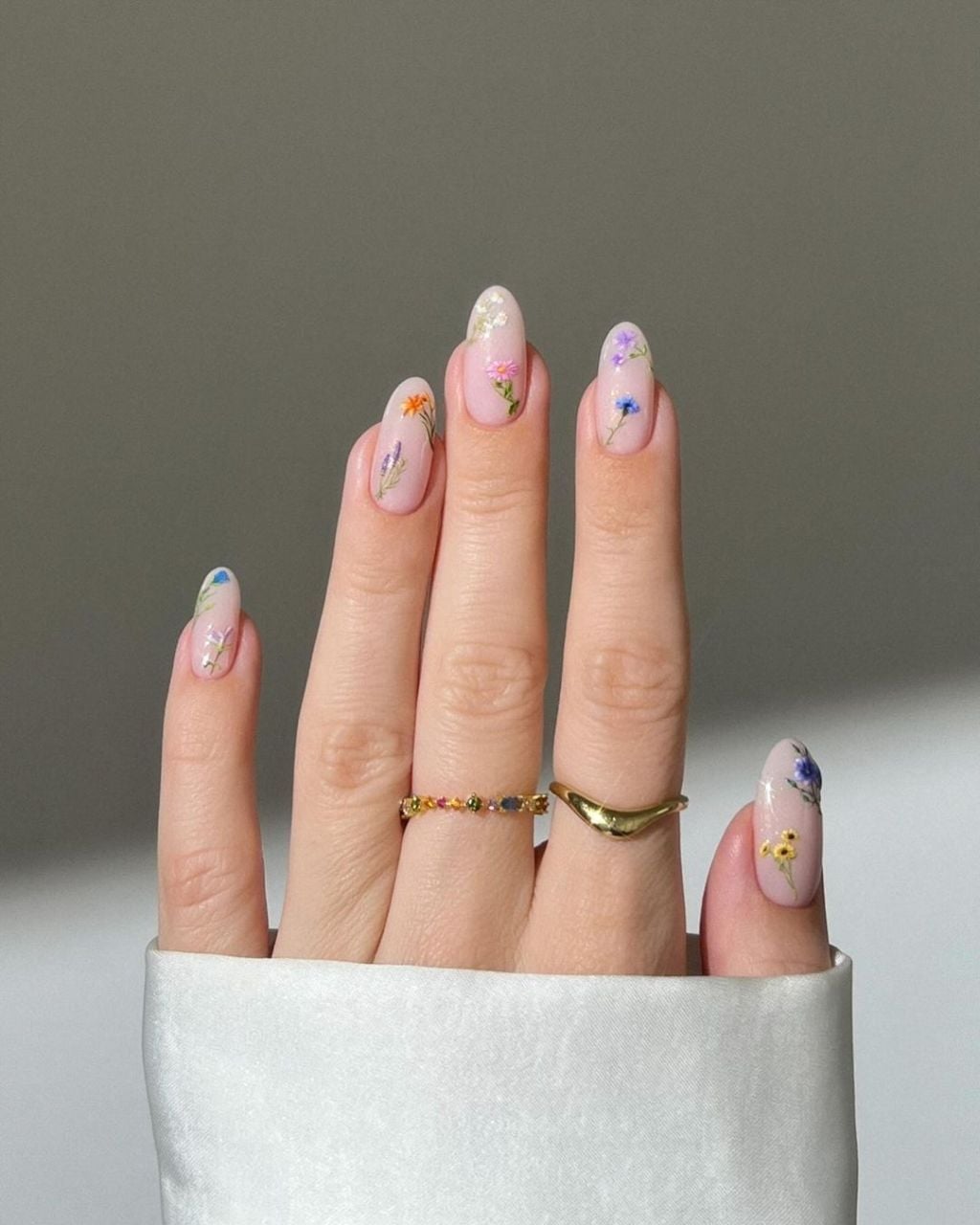 Short Almond Sheer Nude Pink Scattered Dot Nails, Glossy — Classy Light Nails