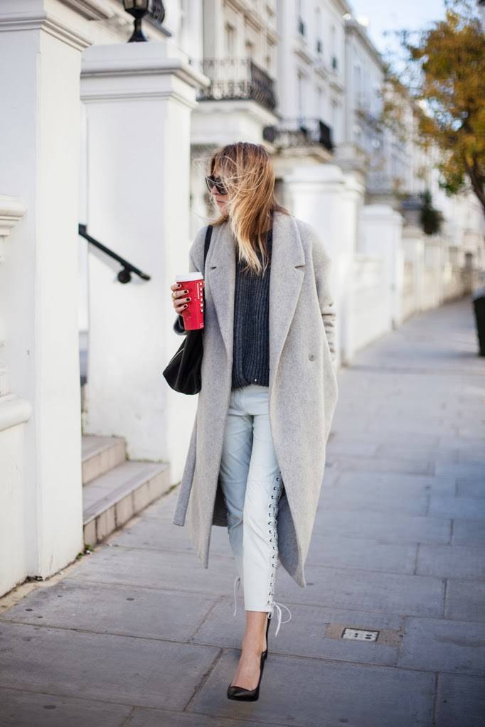 Oversized Grey Coat with Black Heels Oversized Grey Coat with Black Heels — Classy London Outfits