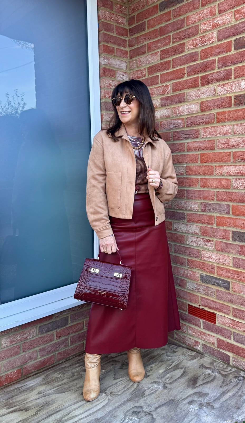Maroon Faux Leather A-line Skirt and Tan Jacket Maroon Faux Leather A-line Skirt and Tan Jacket — Classy Maroon Outfits