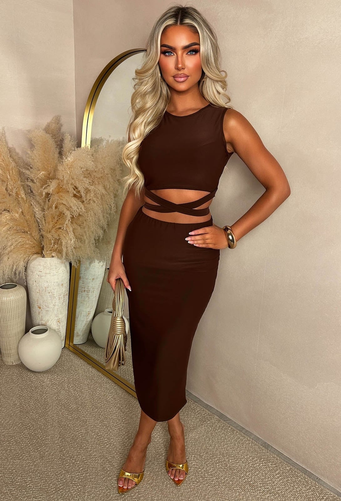 Chocolate Brown Crop Top and Bodycon Skirt Set for a Night Out Chocolate Brown Crop Top and Bodycon Skirt Set for a Night Out — Classy Matching Set Outfits