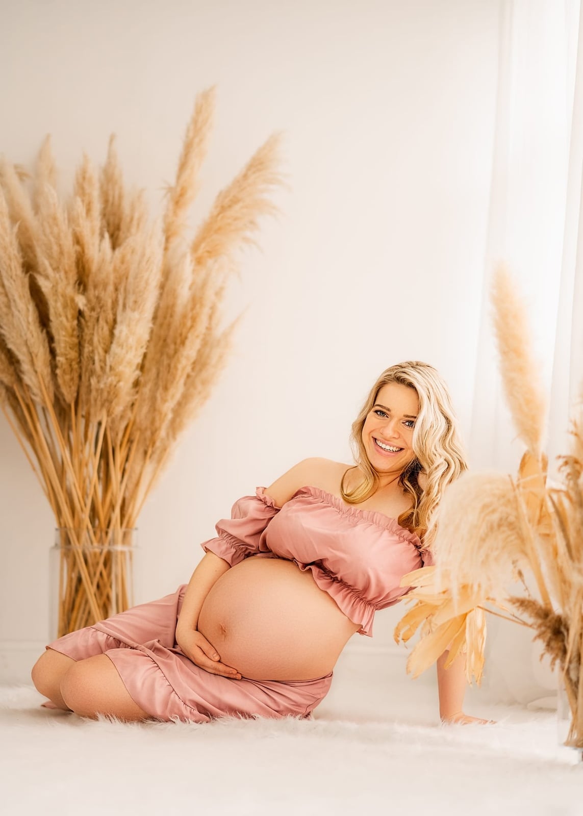 Pink Off-The-Shoulder Ruffled Set — Classy Maternity Photoshoot Outfits