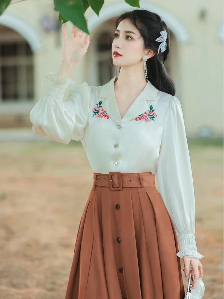Brown Pleated Maxi Skirt With Embroidered Blouse — Classy Maxi Skirt Outfits