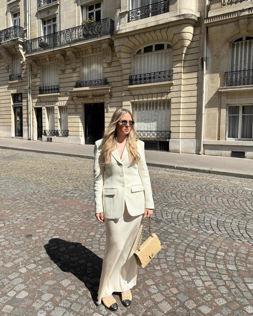 Flowing White Maxi Skirt With Cream Blazer — Classy Maxi Skirt Outfits