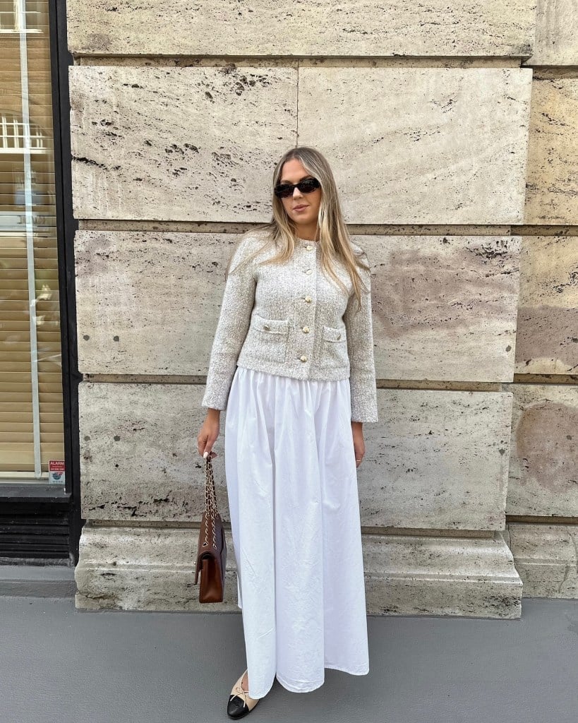 White A-Line Maxi Skirt With Tweed Jacket — Classy Maxi Skirt Outfits