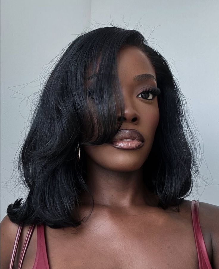 Sleek Chin Bob With Blunt Ends — Classy Medium Length Haircuts