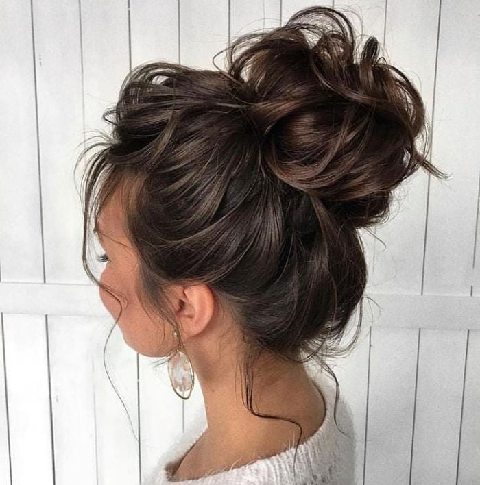 Voluminous Textured Dark Brown Messy Bun Voluminous Textured Dark Brown Messy Bun — Classy Messy Bun Outfit