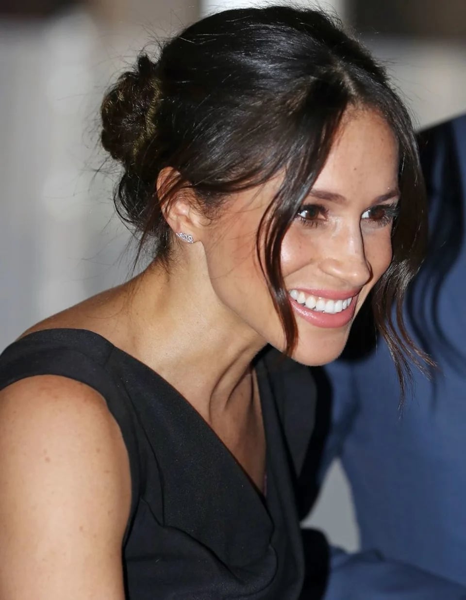 Dark Brown Textured Messy Bun, Mid-Back Dark Brown Textured Messy Bun, Mid-Back — Classy Messy Bun Outfit