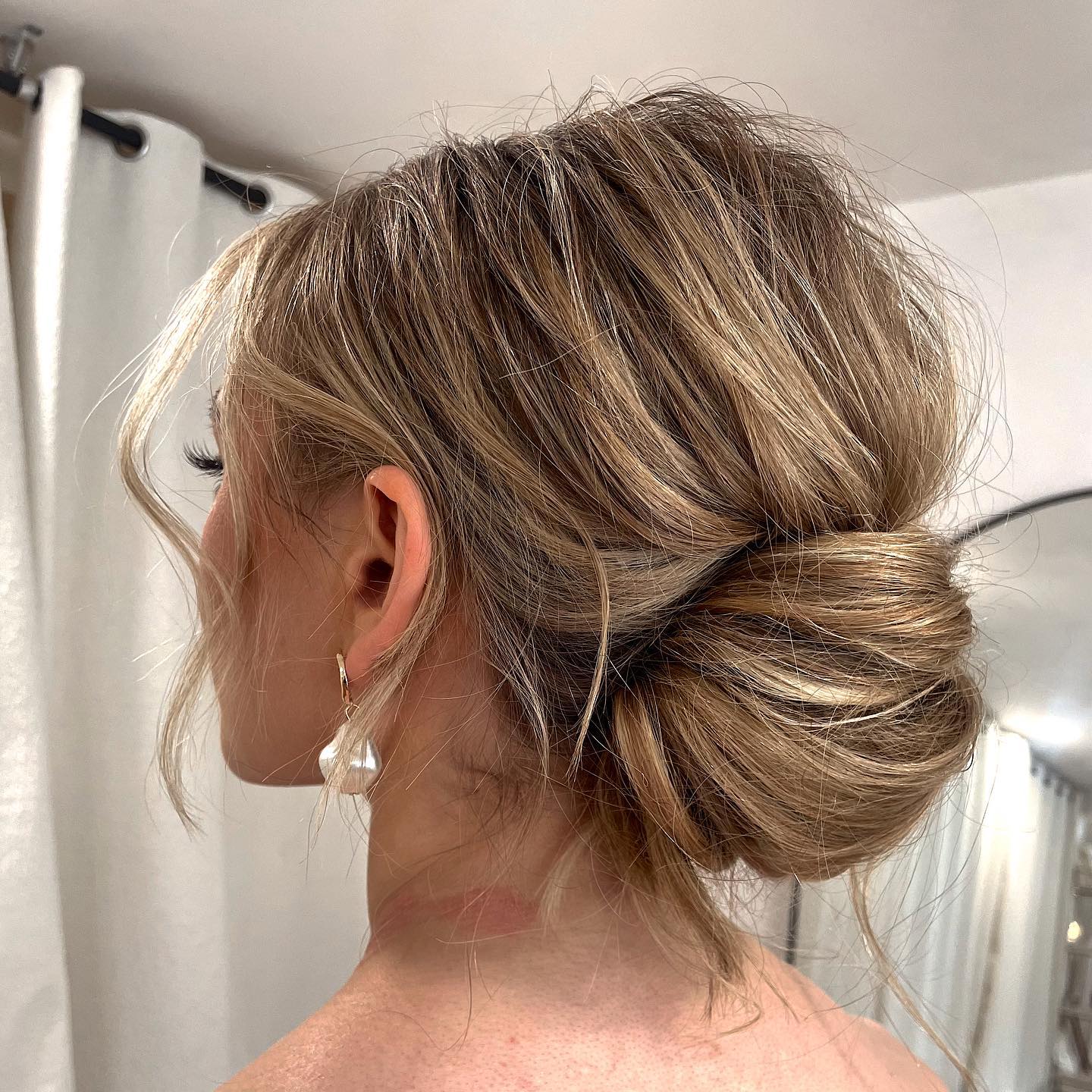 Ash Blonde Messy Bun With Loose Tendrils Ash Blonde Messy Bun With Loose Tendrils — Classy Messy Bun Outfit