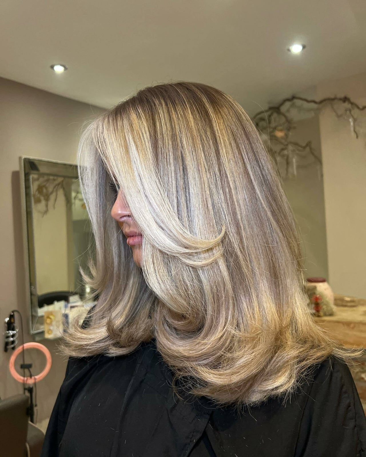 Collarbone Ash Blonde With Face-Framing — Classy Mid Length Hair