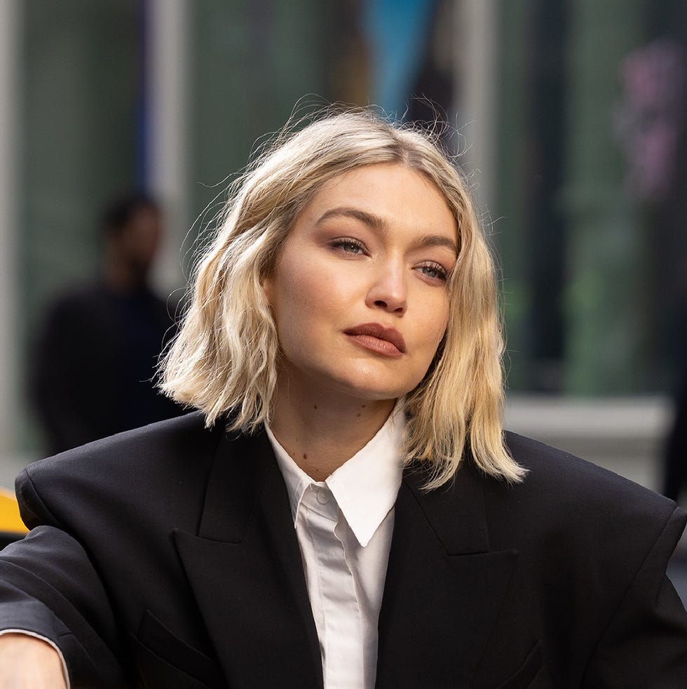 Ash Blonde Chin Length Blunt Bob — Classy Mid Length Hair