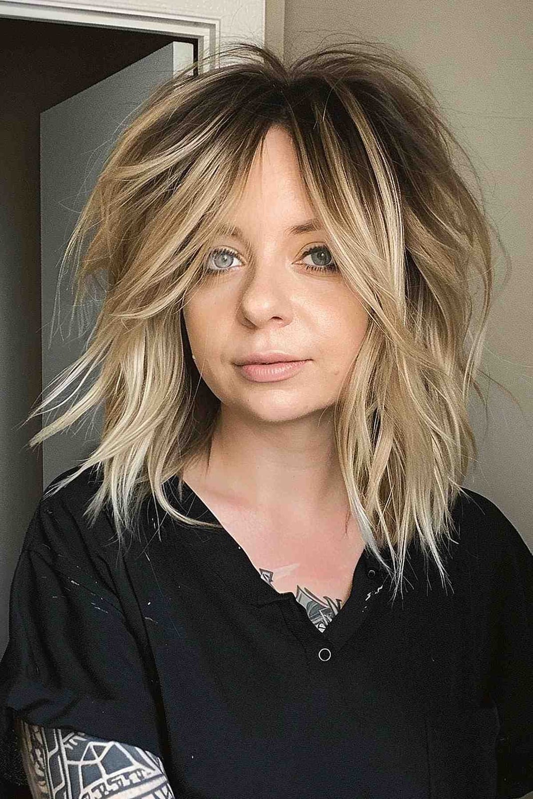Ash Blonde Collarbone Shag With Choppy Bangs, Messy Textured Ash Blonde Collarbone Shag With Choppy Bangs, Messy Textured — Classy Mid Length Haircuts