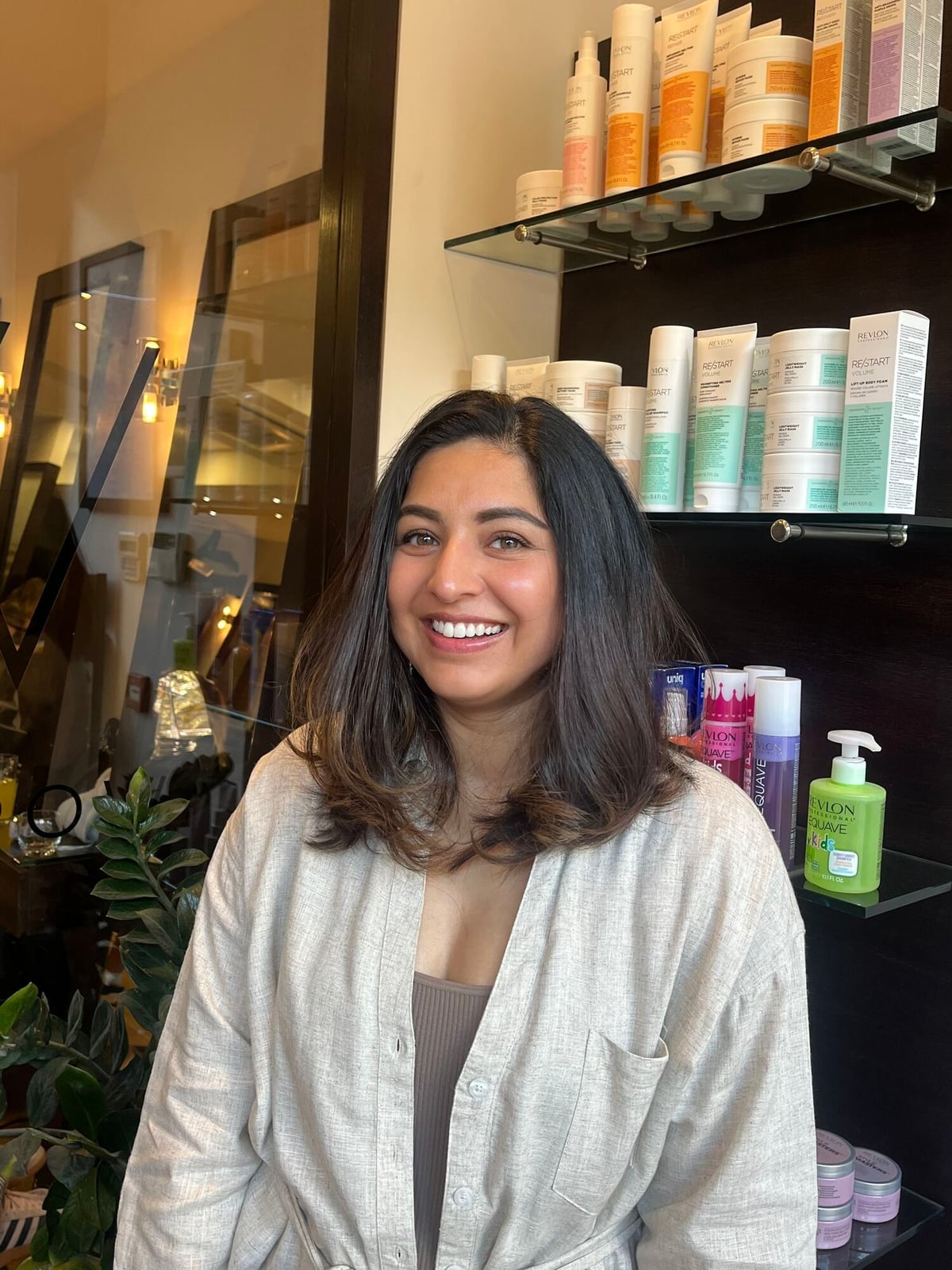 Glossy Shoulder Length One-Length Bob Glossy Shoulder Length One-Length Bob — Classy Mid Length Haircuts